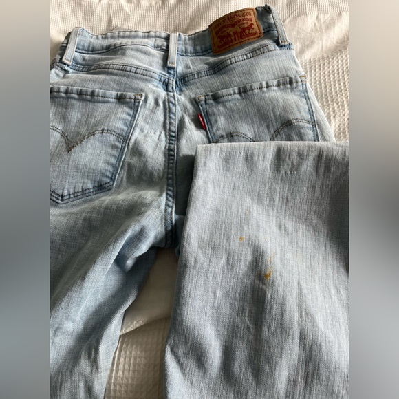 🌊 Flare Levi jeans! - Picture 4 of 5
